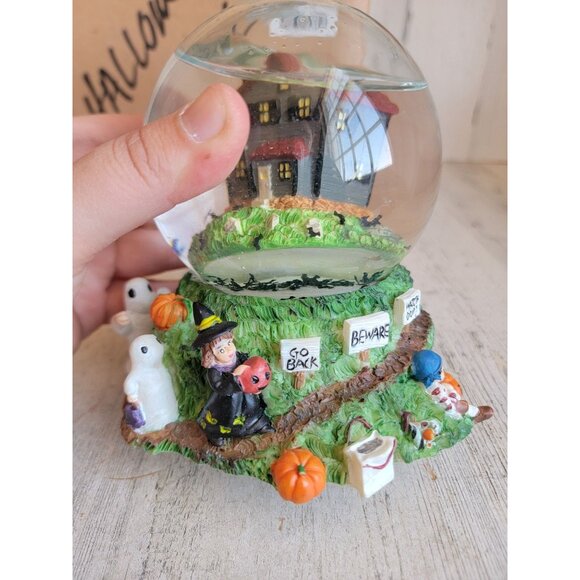 Halloween snow globe AS IS haunted house vintage home decor ghost - Picture 5 of 7